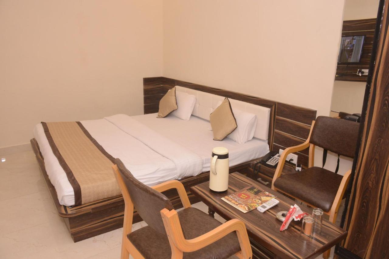 Hotel Bharat Kota  Eksteriør bilde