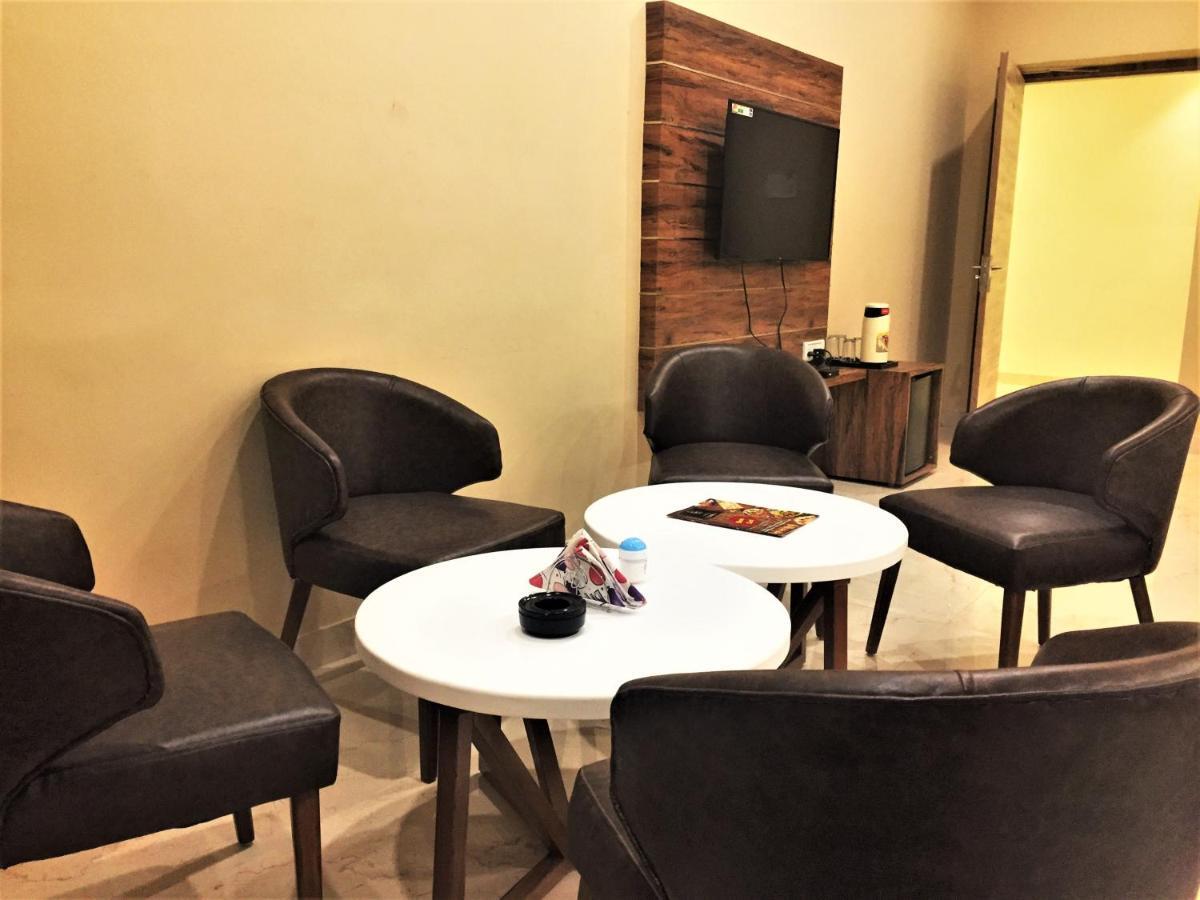 Hotel Bharat Kota  Eksteriør bilde