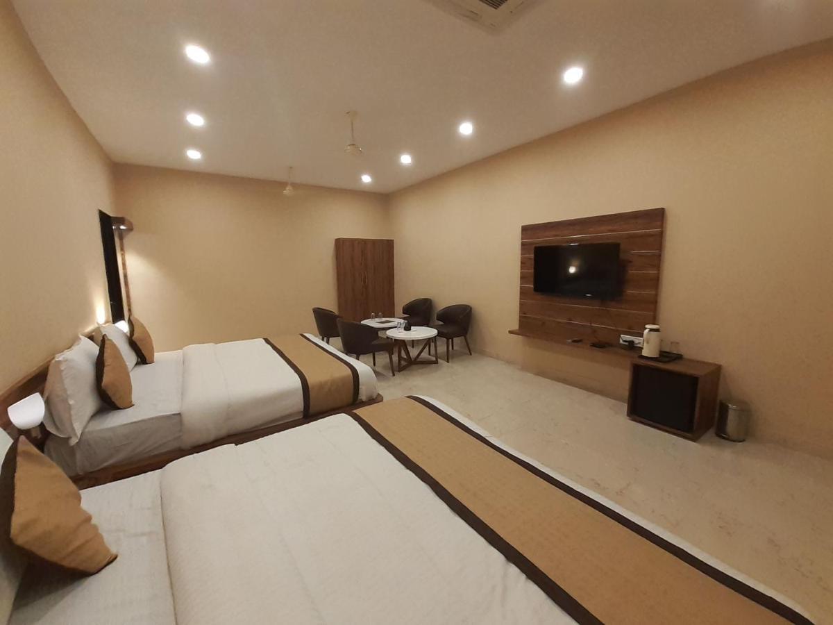 Hotel Bharat Kota  Eksteriør bilde